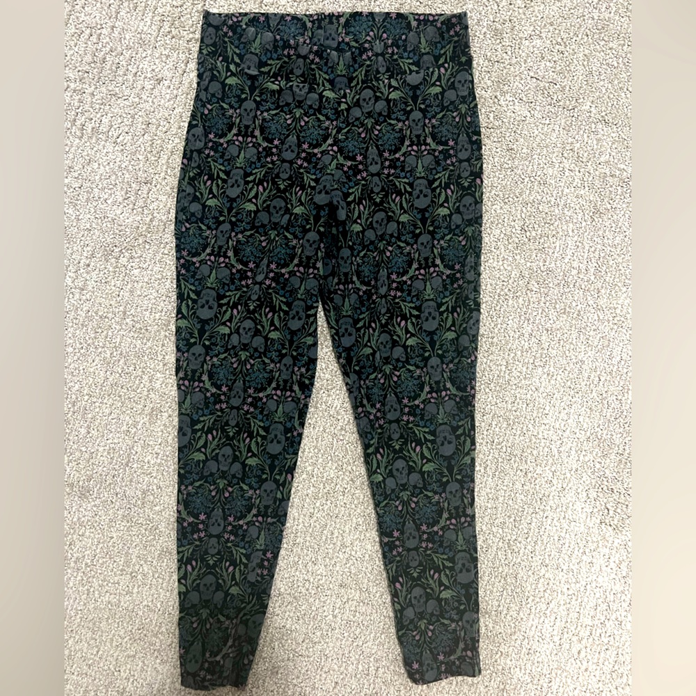 Black TORRID Skull Vine Print Leggings - Full Length - Size 0 (Size 12)